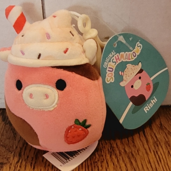 Squishmallows Strawberry Moo Pair - Picture 6 of 7